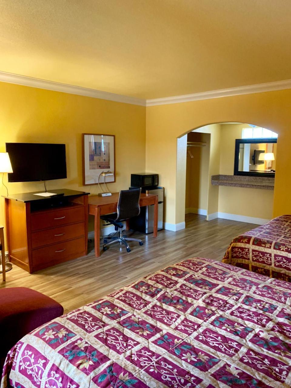 Town & Country Motel Livingston Eksteriør billede